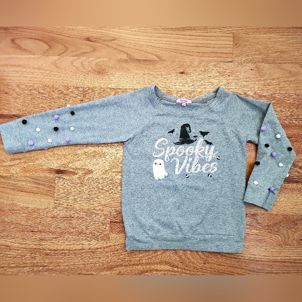 Halloween Sweatshirt. Spooky vibes. Size 7